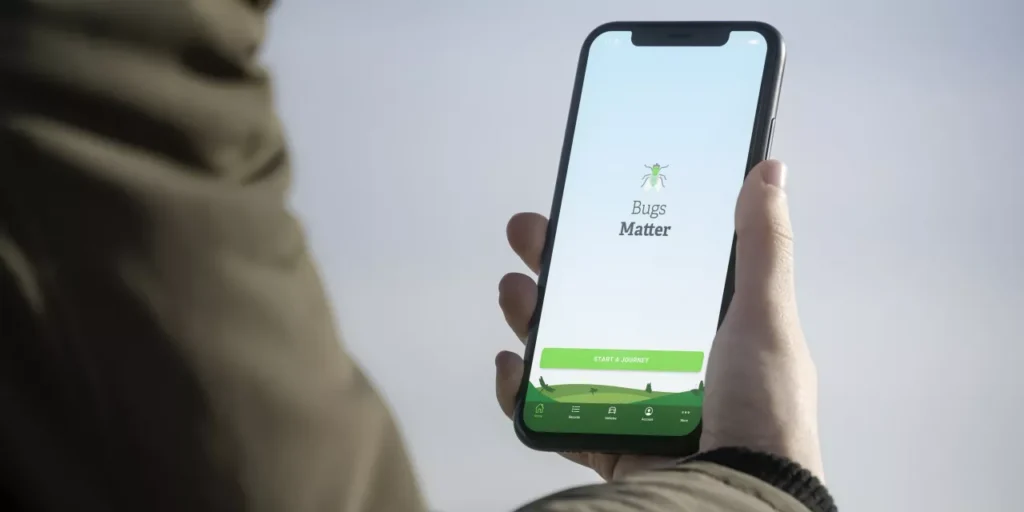 Photo d'un téléphone utilisant l'application Bugs Matter